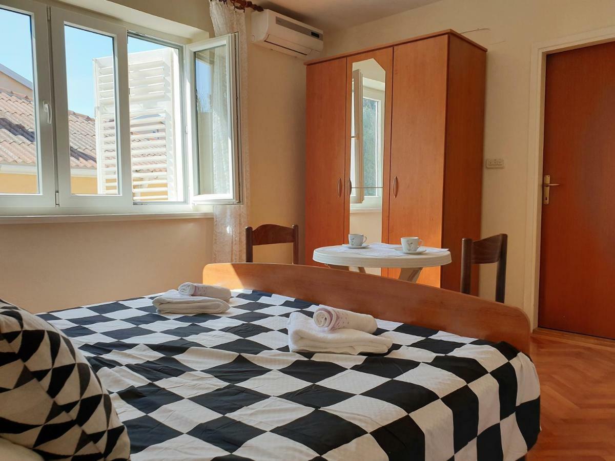 Guest House Miro Novalja Eksteriør billede